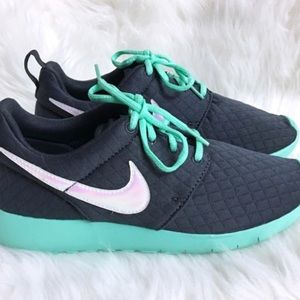Nike Roshe size 7.5